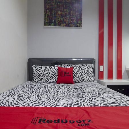 Reddoorz Near Lawang Sewu Hotel Семаранг Екстериор снимка