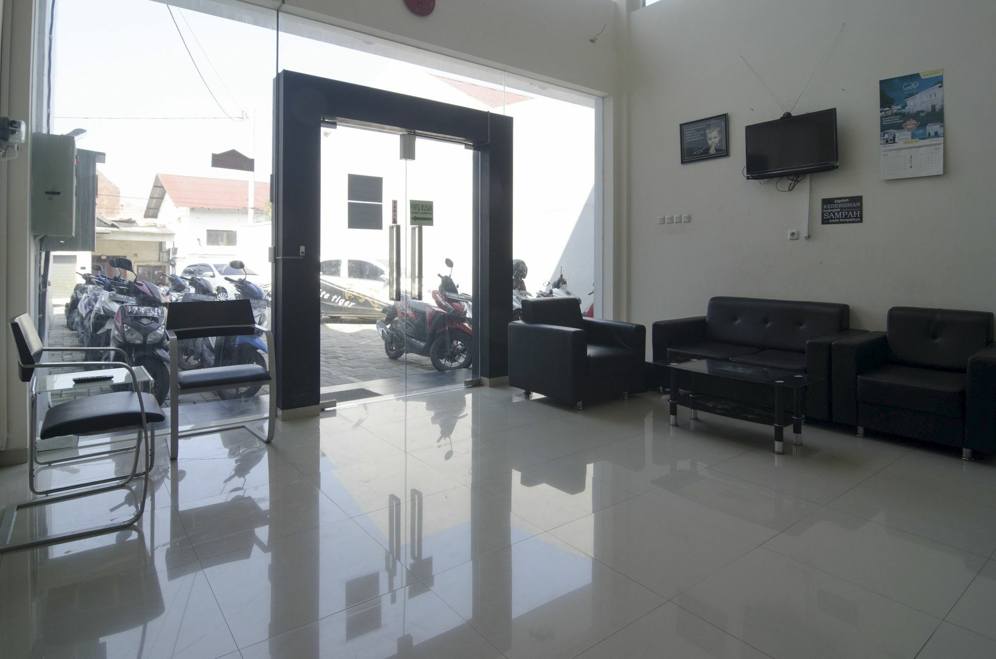 Reddoorz Near Lawang Sewu Hotel Семаранг Екстериор снимка