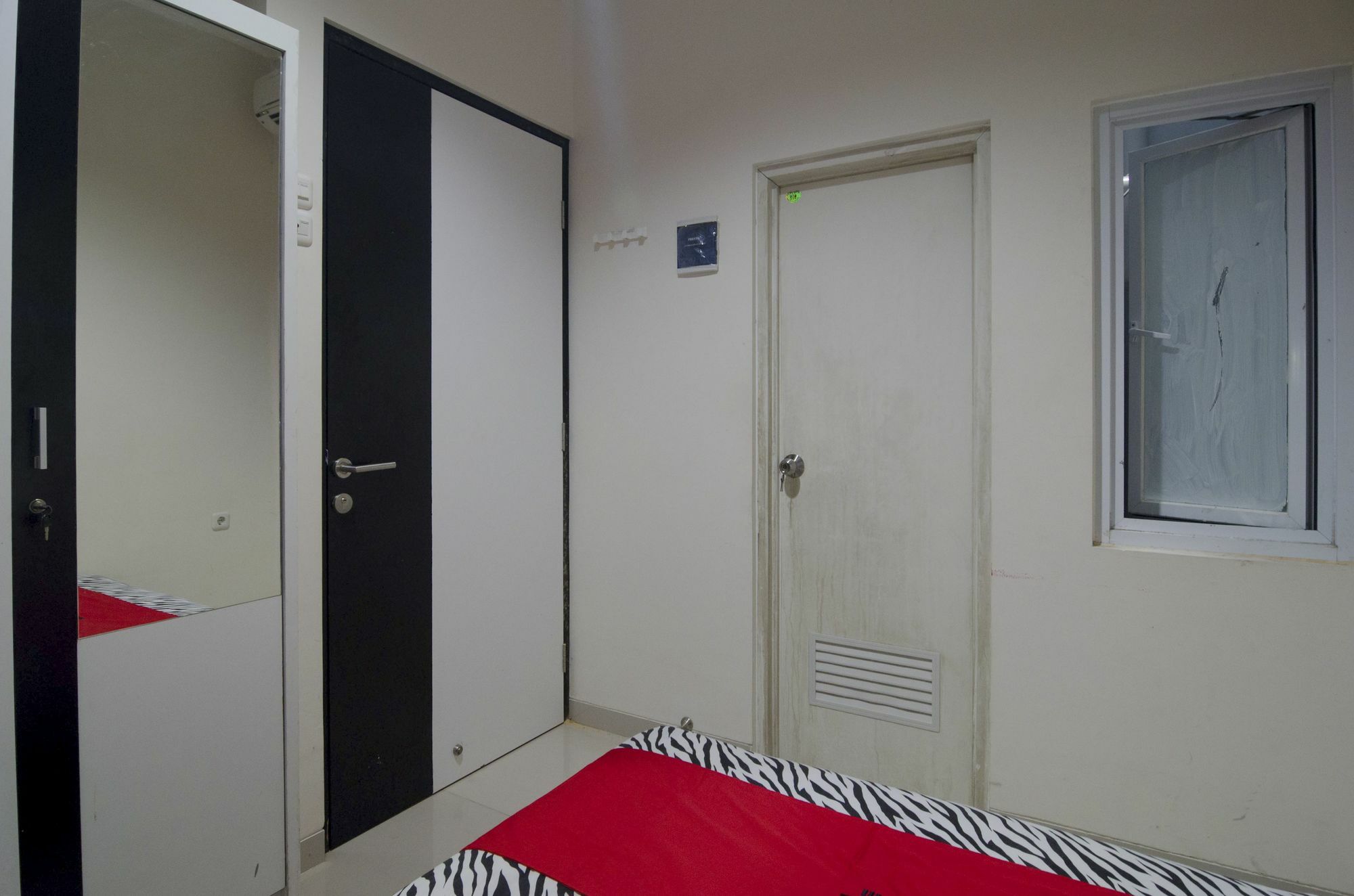 Reddoorz Near Lawang Sewu Hotel Семаранг Екстериор снимка